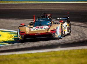 O-Cadillac-V-Series.R-12-faturou-a-Hyperpole-Andrea-Lorenzina-DPPI.jpg